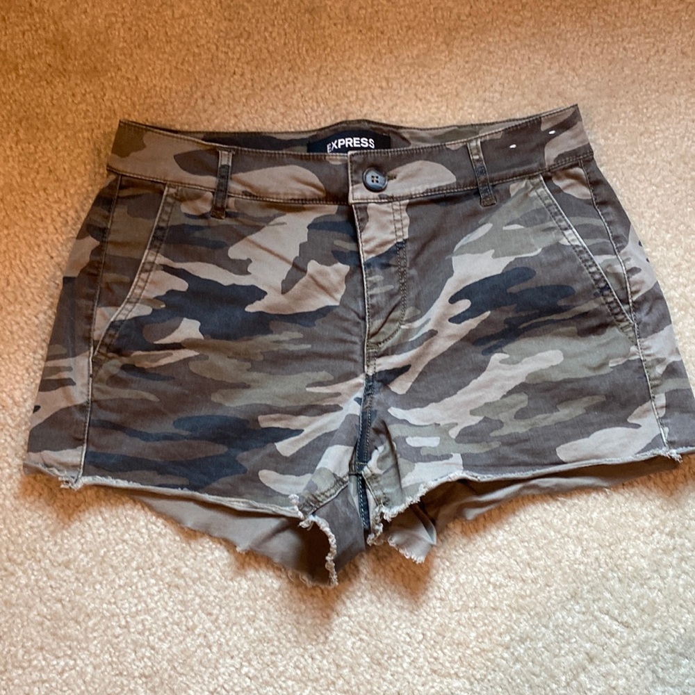 Camo express shorts